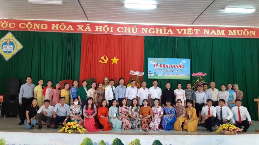Trường Tiểu học, THCS Nguyễn Hữu Cảnh