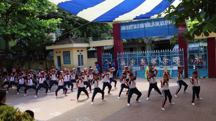 Trường Tiểu Học Lê Hồng Phong