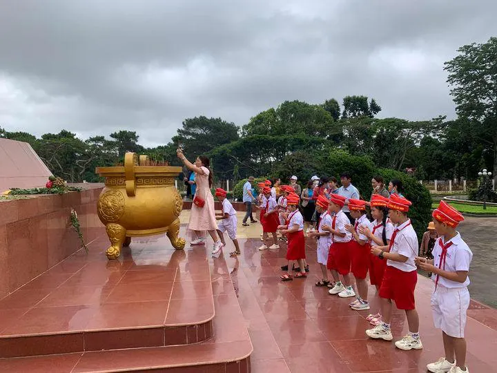 Trường Tiểu Học IaNhin
