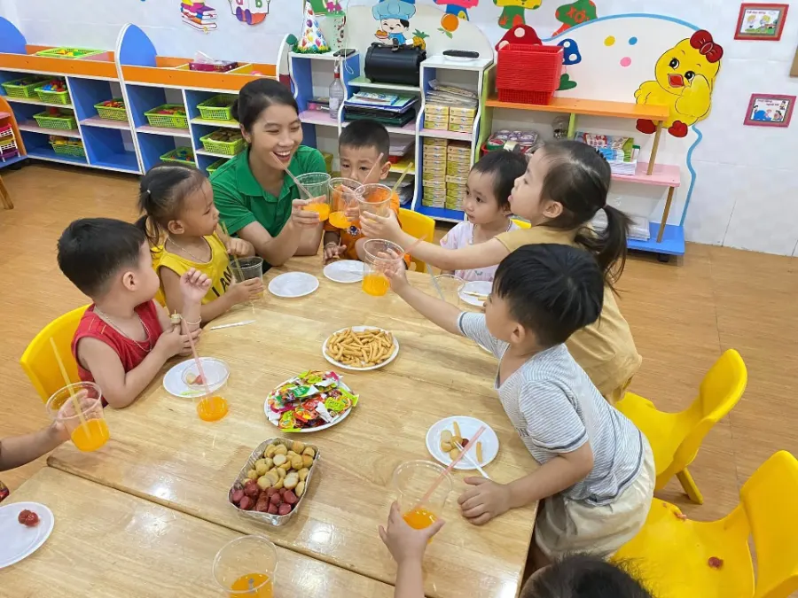 Mầm Non Gia Đình Vườn Sóc Montessori