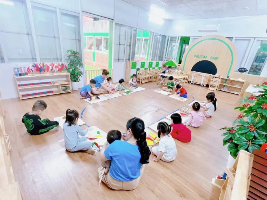 Hệ thống Mầm non Kid’s Kingdom song ngữ Montessori
