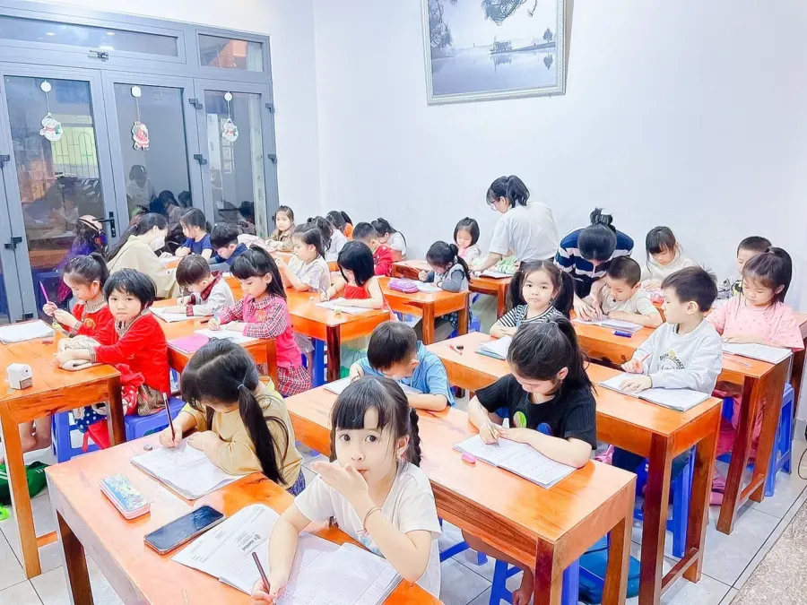Trung Tâm Luyện Chữ Đẹp Hoàng Nhi