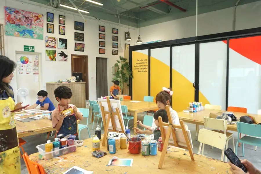 Trung tâm Ăng Ten Art Studio - Khu Ngoại Giao Đoàn