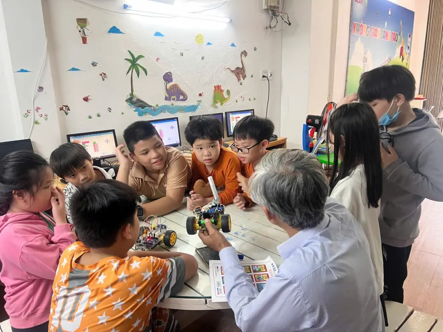 Trung tâm Ngoại ngữ - Tin học IFC