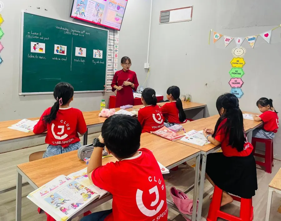Trung tâm Ngoại ngữ Thực Nghiệm JClub Minh Đức