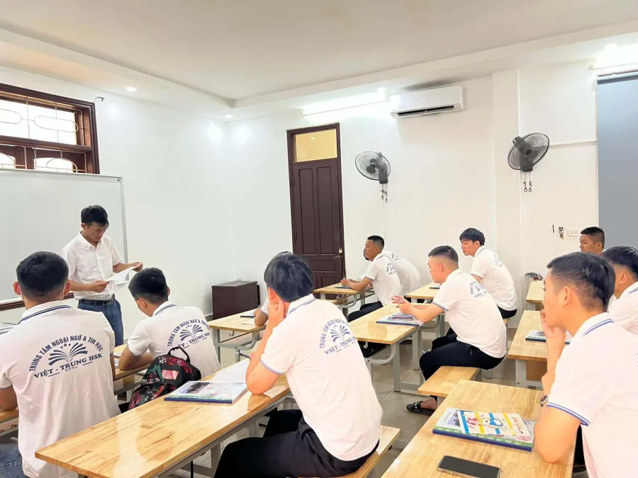 Trung tâm ngoại ngữ Việt Trung HSK