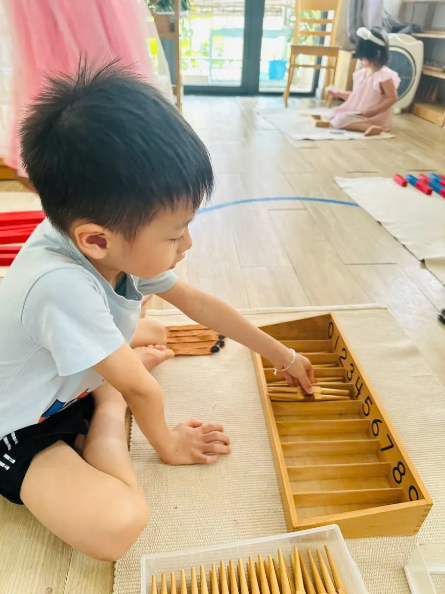 Trường Mầm non Gloria Rainbow Montessori
