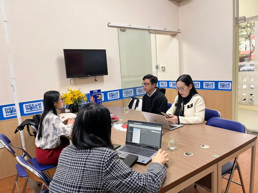 Trung tâm Du học và Đào tạo Dream World