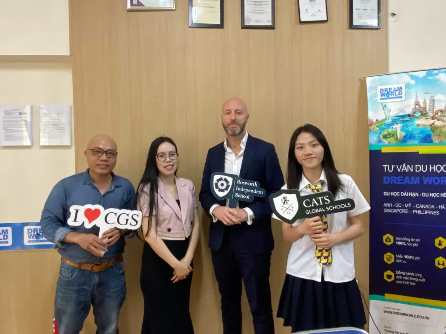 Trung tâm Du học và Đào tạo Dream World