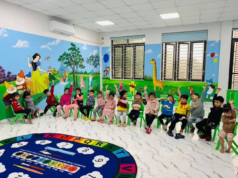 Trường Mầm Non Chú Kiến Thông Minh