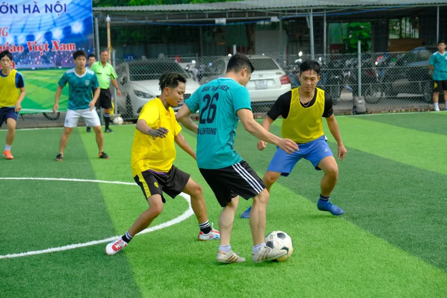 Lớp Bóng Đá Người Lớn - Cầu Giấy