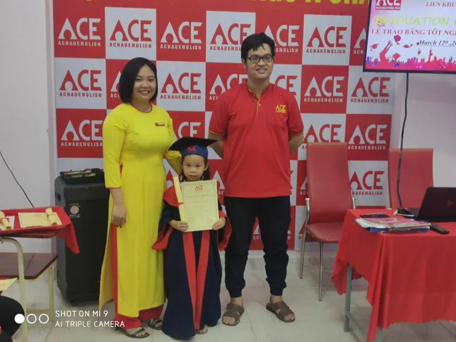 Trung tâm Á Châu English