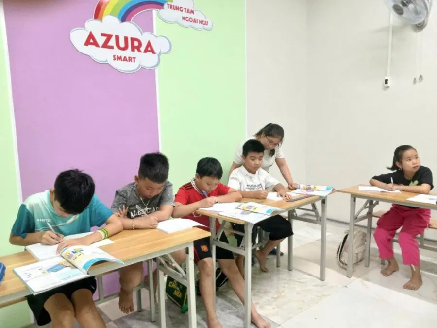 Trung tâm AZURA English Center
