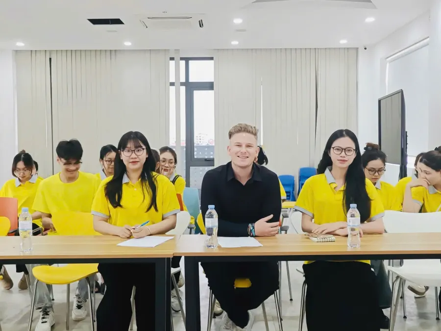 Học viện SCES Academy