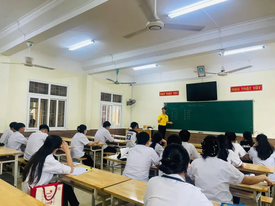 Trung tâm Ngoại Ngữ Bee