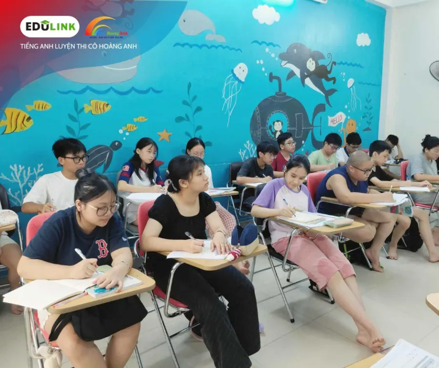 Lớp Tiếng Anh Luyện Thi Cô Hoàng Anh - Cơ sở 10