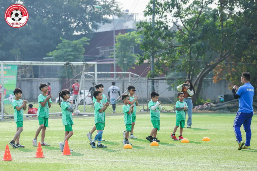 Trung tâm Bóng Đá Sức Khoẻ Phương Đông