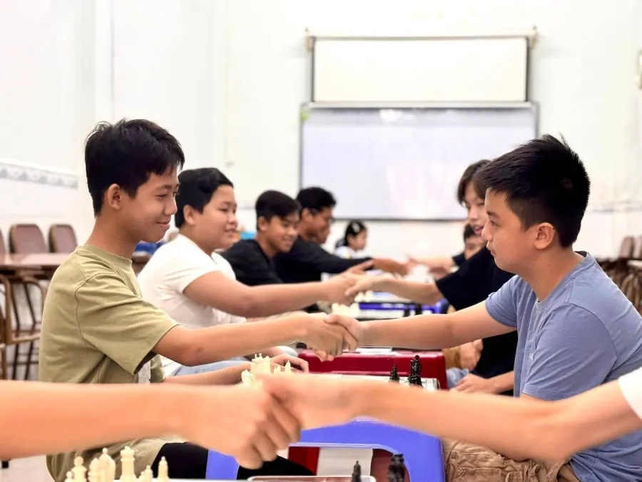 Trung tâm Ngoại Ngữ Huyền Lê