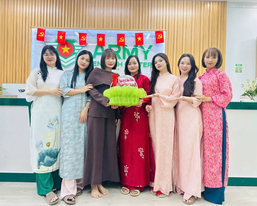 Trung tâm Army English