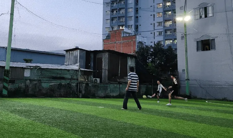 Trung tâm Sân Bóng Hoàng Kim