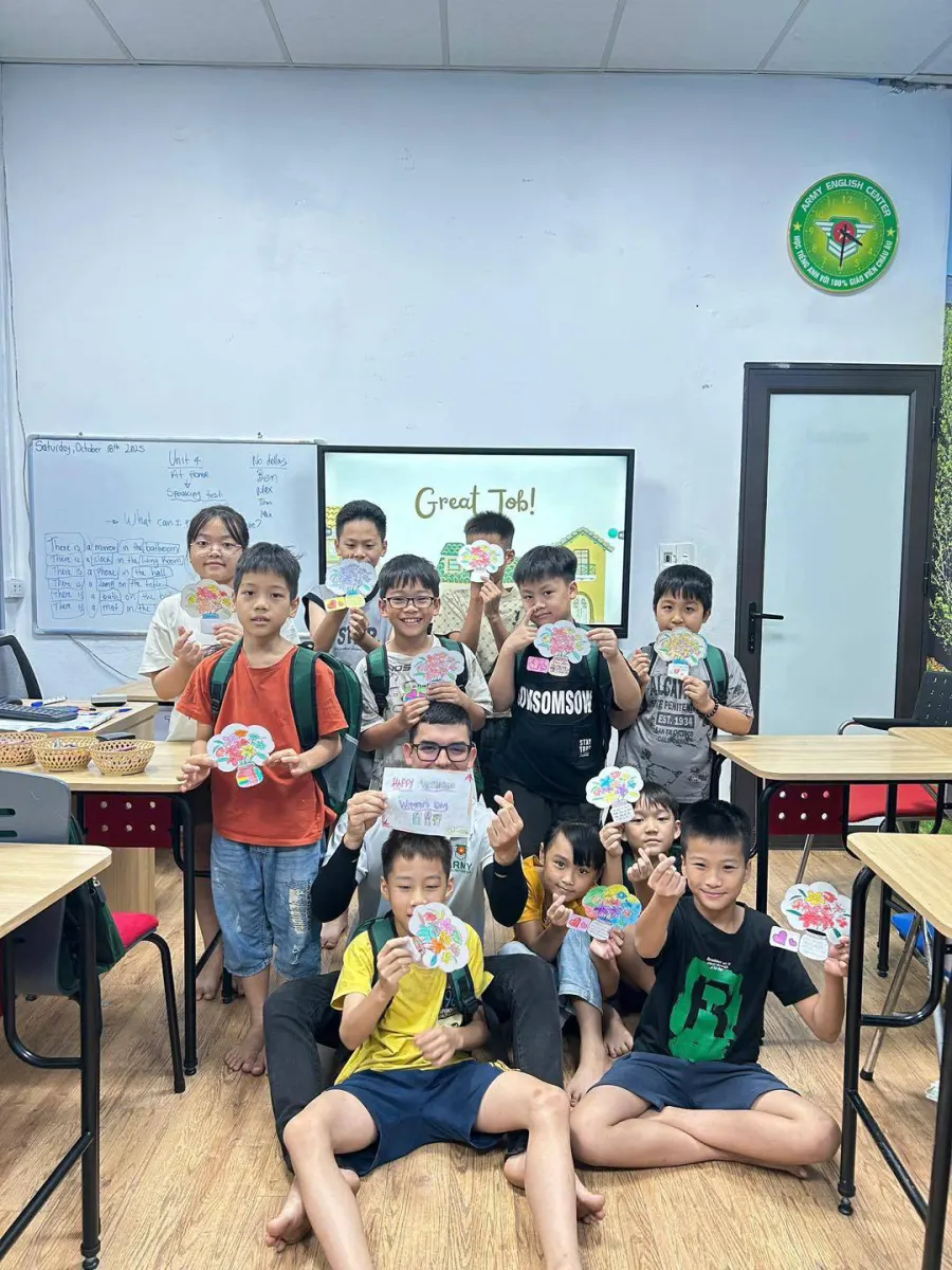Trung tâm Army English