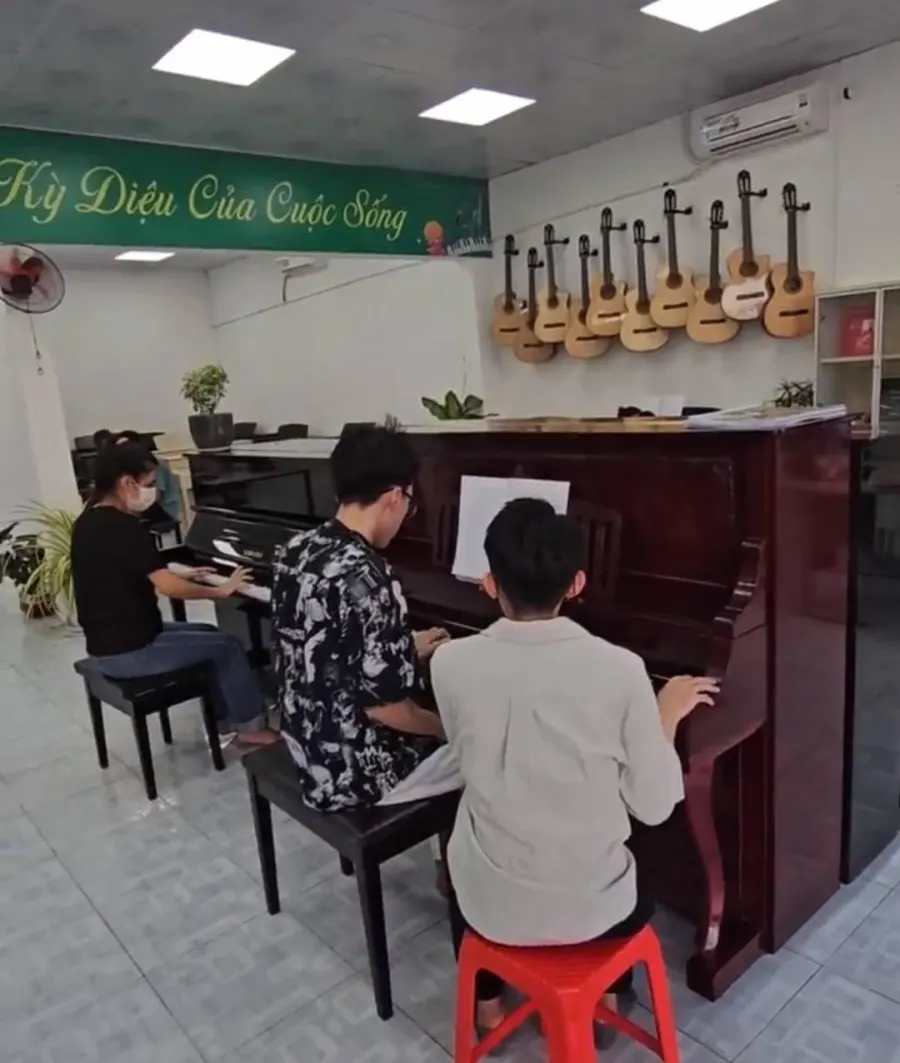 Lớp Nhạc Xanh (Lớp nhạc Thầy Sư)