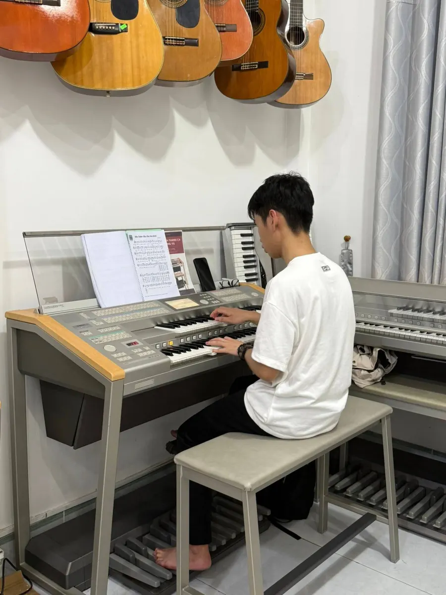 Trung tâm Âm nhạc Ngôi Sao Music