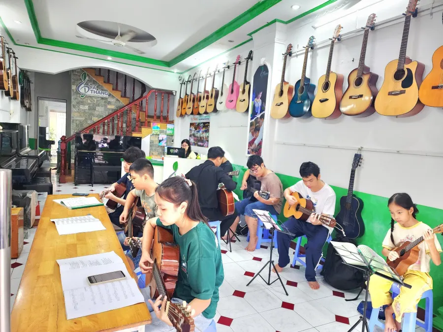 Trung tâm khuyến nhạc Fa Thăng