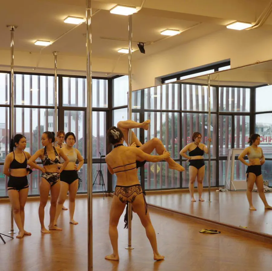 Trung tâm dạy múa Hanoi Pole Mania - Cơ sở 2