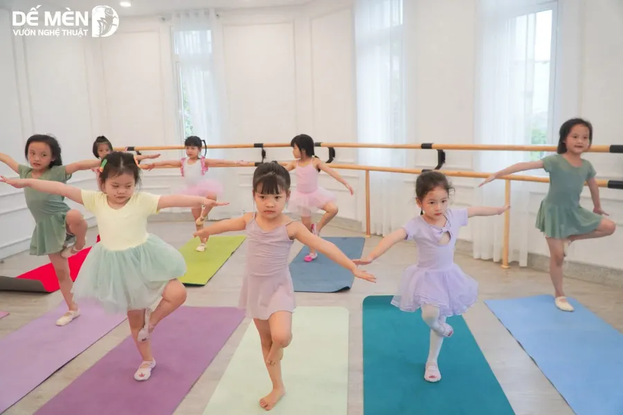 Vườn Nghệ Thuật Dế Mèn