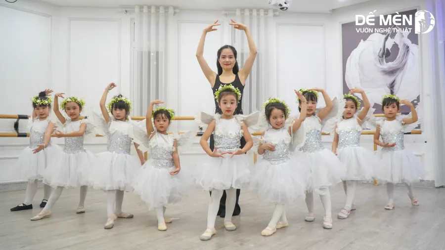 Vườn Nghệ Thuật Dế Mèn