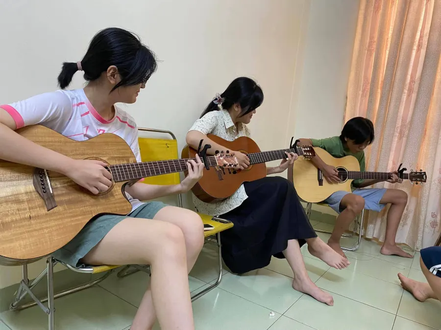 Lớp Dạy nhạc Hero Guitar