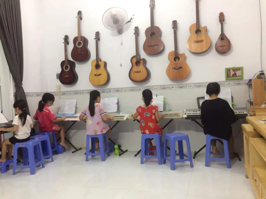 Lớp Nhạc Minh Trọng