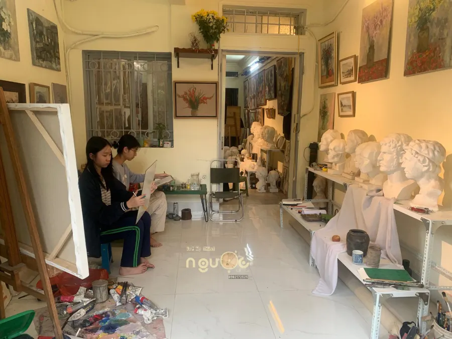 Lớp vẽ mỹ thuật Ngược