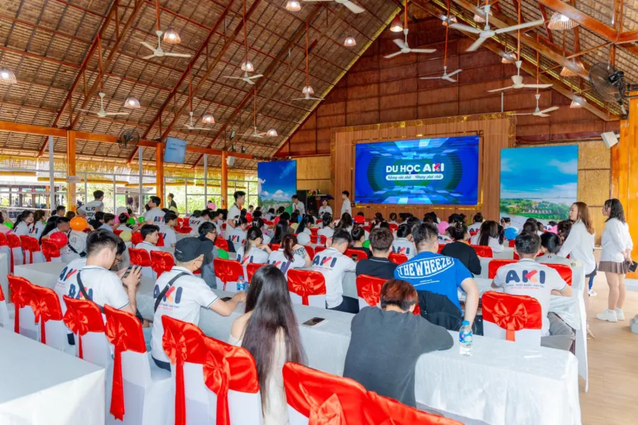 Trung tâm Ngoại ngữ Du học AKI - HCM