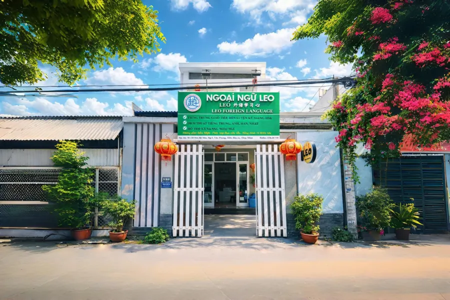 Trung tâm Ngoại Ngữ LEO