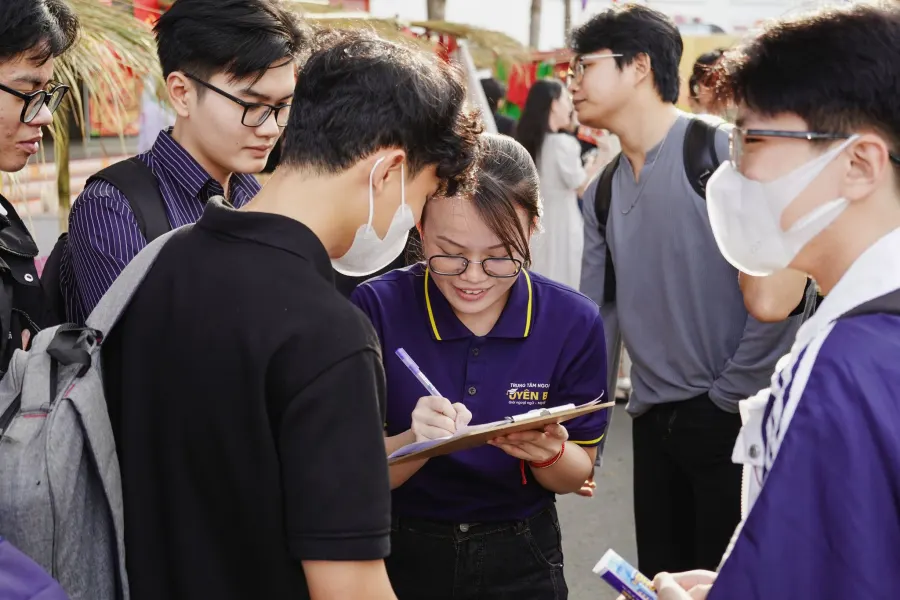 Trung tâm Ngoại Ngữ Uyên Bác