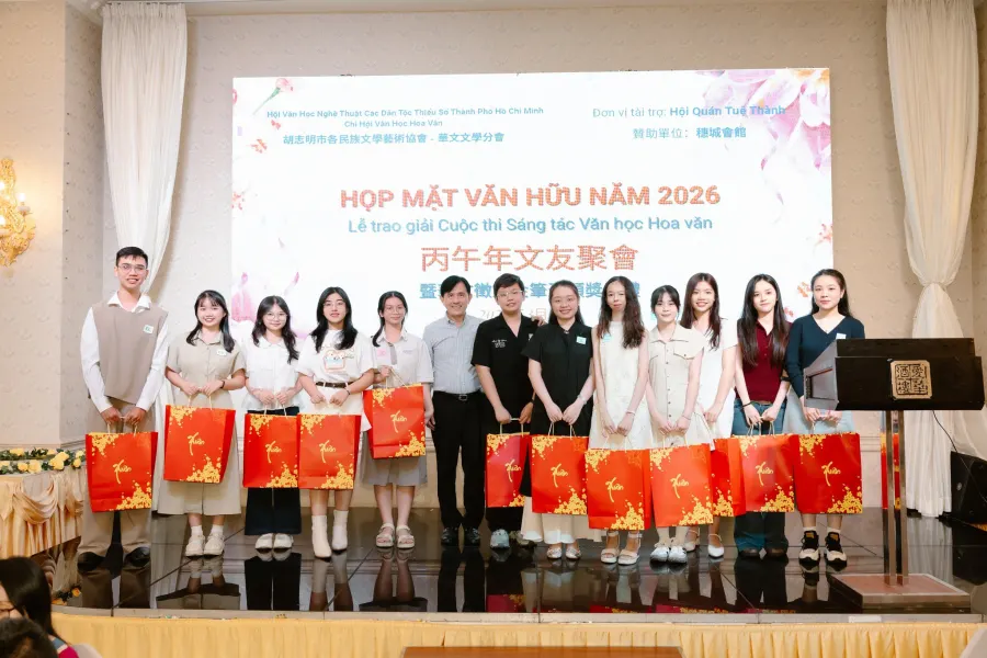 Trung tâm Ngoại ngữ Hoa Văn Dân Lập Việt Hoa