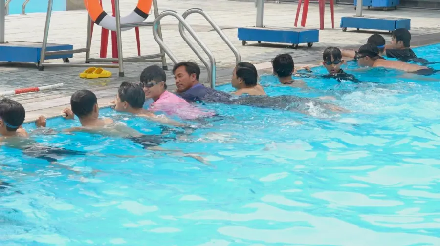 Trung tâm Dạy bơi Phú Lâm