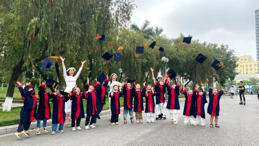 Mầm Non Những Bông Hoa Nhỏ (Little Flowers Kindergarten)