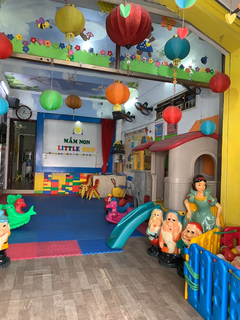 Trường Mầm Non Mặt trời Bé Con (Little Sun) - 148 Lê Trọng Tấn