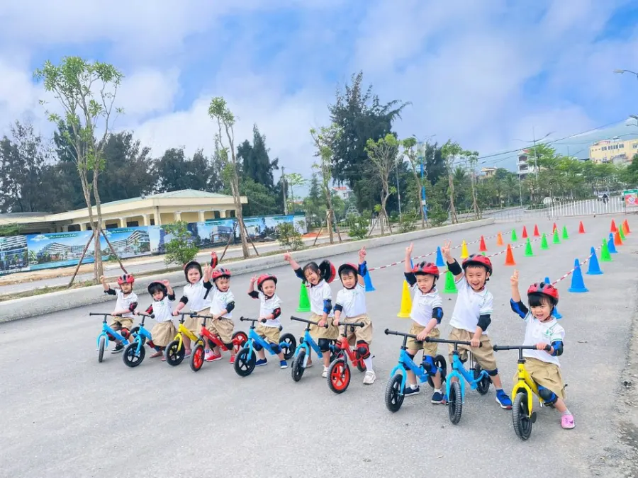 Trường Mầm Non Xứ Sở Cầu Vồng (Future Bridge School)