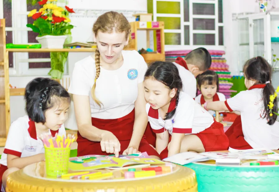 Trường mầm non Việt Anh Song ngữ Montessori