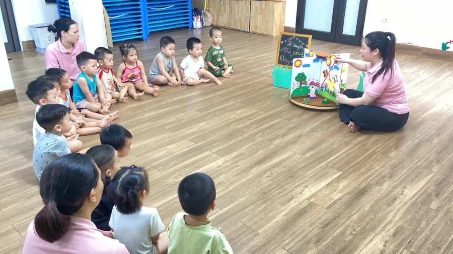 Mầm Non Song Ngữ Small World 2