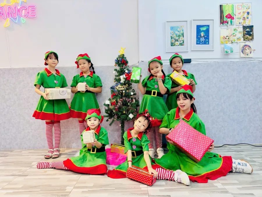 Câu Lạc Bộ Tiền Tiểu Học, Văn Hóa Và Năng Khiếu Hoa Lan