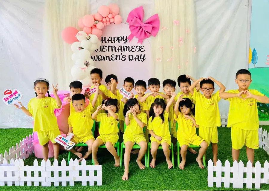Trường Mầm Non Con Mèo Vàng (Yellow Kitty)