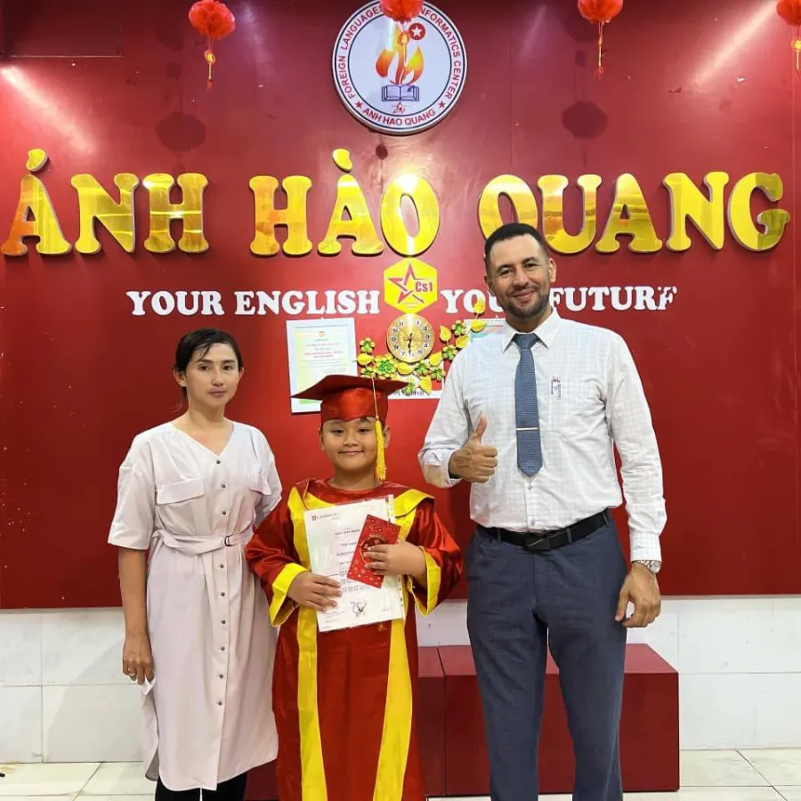 Trung tâm Ngoại Ngữ, Tin Học Ánh Hào Quang
