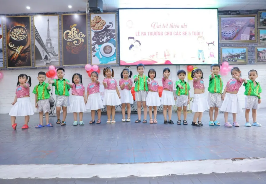 Trường mầm non Bầu Trời Xanh (Blue Sky Montessori)