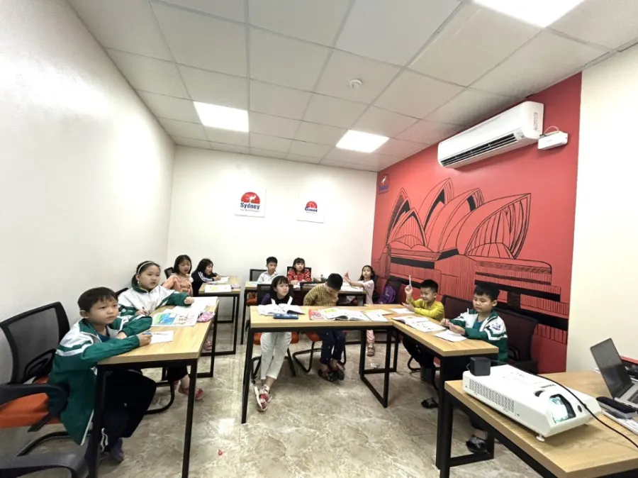 Hệ Thống Anh Ngữ Diamond Edu - Thường Lệ, Mê Linh