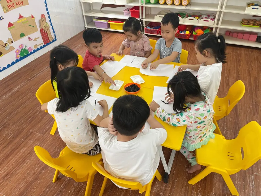 LỚP MẪU GIÁO TÍ BO